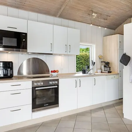 Arnia - 250m From The Sea By Interhome Hejls