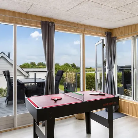 Arnia - 250m From The Sea By Interhome *
