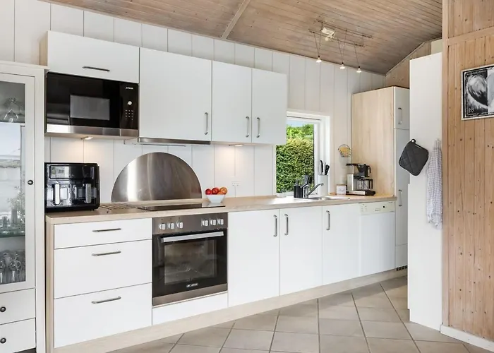 Arnia - 250m From The Sea By Interhome Hejls