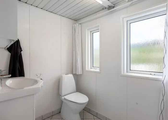 Arnia - 250m From The Sea By Interhome Hejls